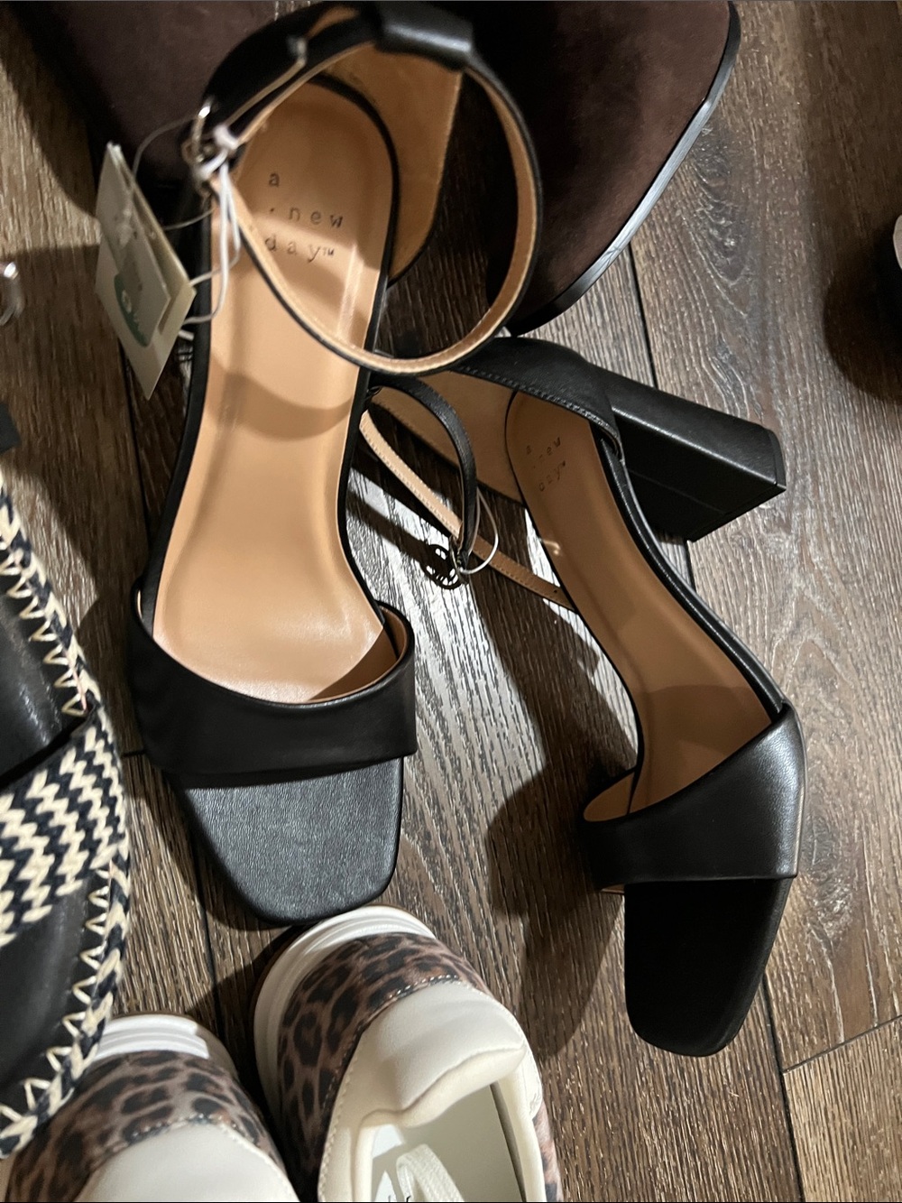 🔥Women shoe bundle size 9.5-10 all new - Picture 5 of 7